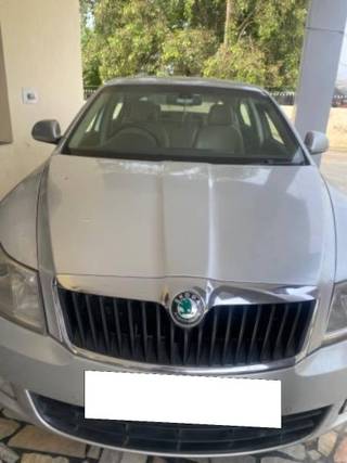 Skoda Laura Skoda Laura Ambition 2.0 TDI CR AT