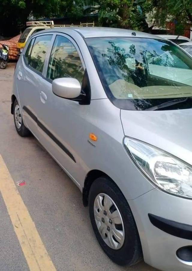 https://images10.gaadi.com/usedcar_image/4142723/original/processed_a974228e2b04d00bbf468bf333e7b0eb.jpg?imwidth=6402