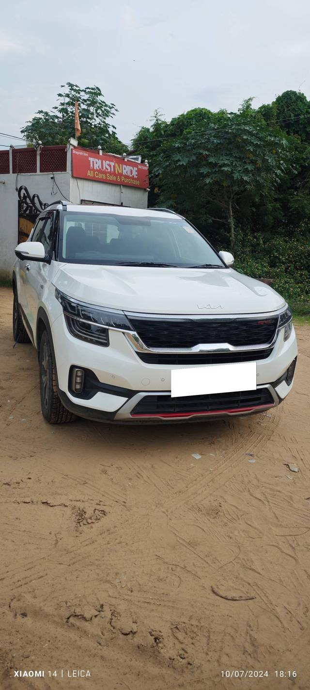 https://images10.gaadi.com/usedcar_image/4142731/original/processed_1f12c47f33f53589175e7ae0dc374d4a.jpg?imwidth=6400