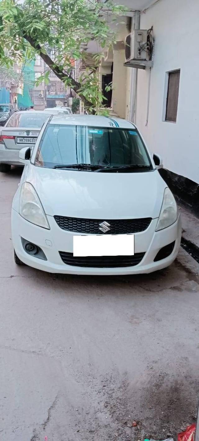 https://images10.gaadi.com/usedcar_image/4142753/original/processed_9346c78404ed1144d9eeab8354c5bc3f.jpg?imwidth=6402