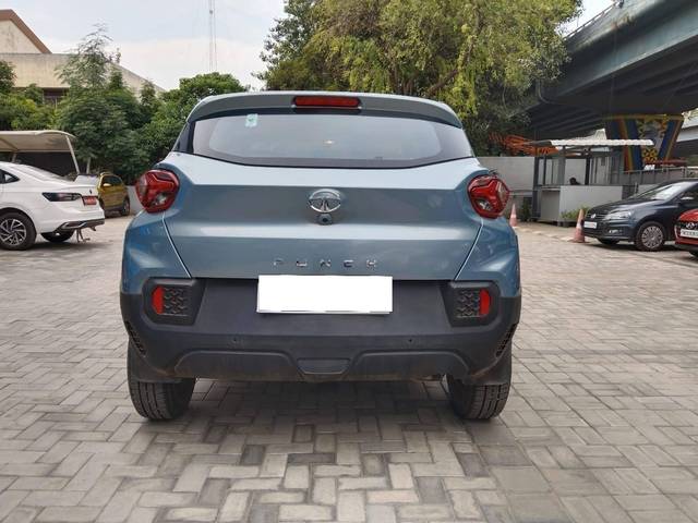 https://images10.gaadi.com/usedcar_image/4142759/original/processed_9cb3bcb738d9ead9e7e3cb93112148c1.jpg?imwidth=6402