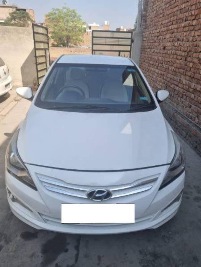 https://images10.gaadi.com/usedcar_image/4142793/original/processed_cad32e88-7d5b-40b6-9f09-31fba9f59ba6.jpg?imwidth=6400