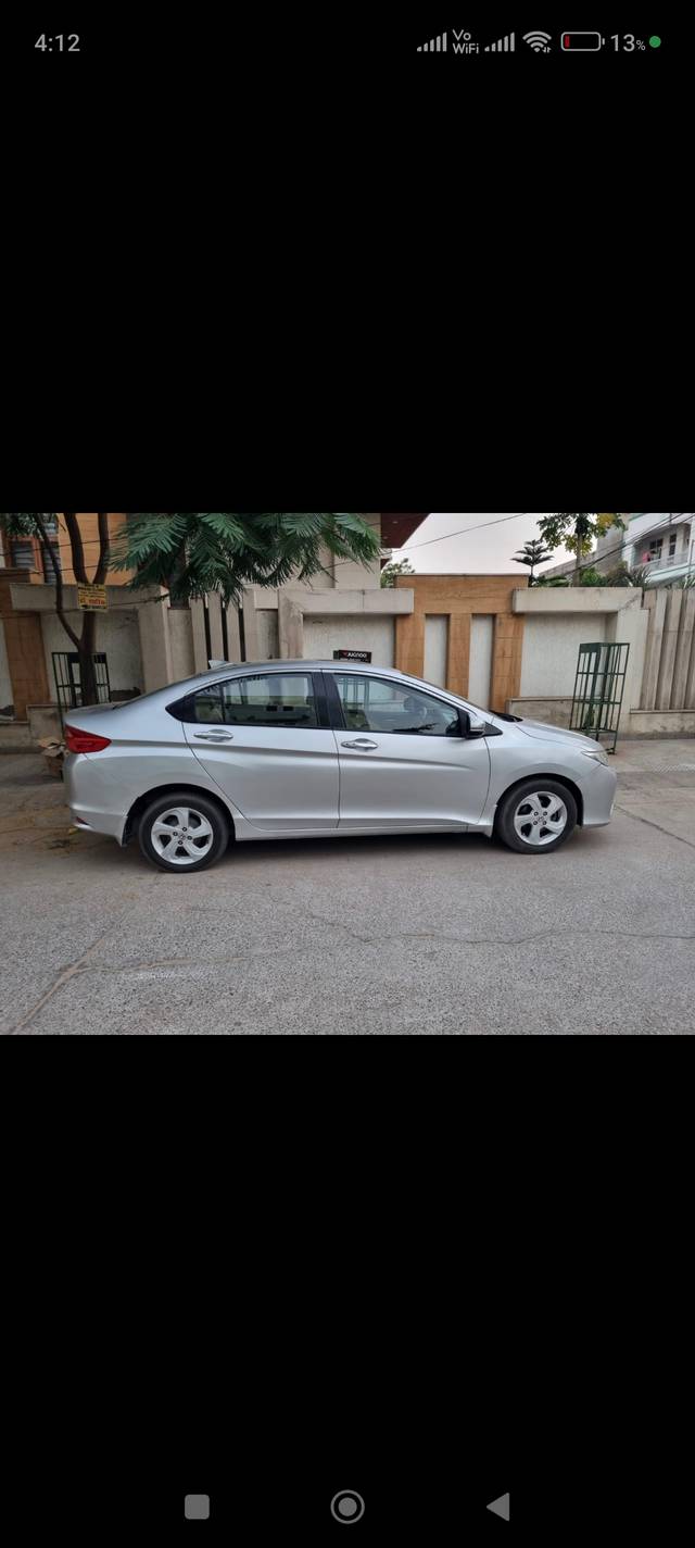 https://images10.gaadi.com/usedcar_image/4142816/original/e8999b2b9d7e2a884778247082ef100a.jpg?imwidth=6401