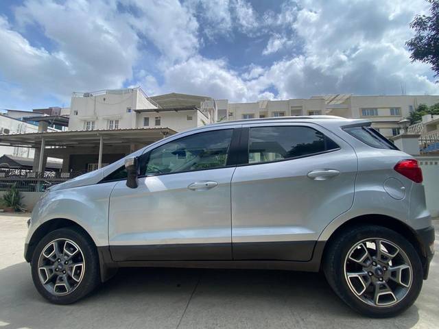 https://images10.gaadi.com/usedcar_image/4142854/original/80502510b69235a1de12f1b71ab1b044.jpg?imwidth=6402