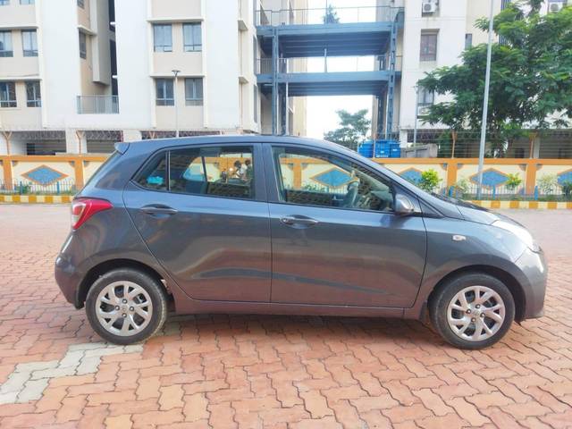 https://images10.gaadi.com/usedcar_image/4142860/original/processed_04ed1572929b173a2e2cb2fee31ea351.jpg?imwidth=6401