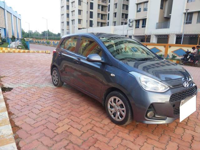 https://images10.gaadi.com/usedcar_image/4142860/original/processed_3e61566f3aa22ccfaee4ea0deab161f1.jpg?imwidth=6400