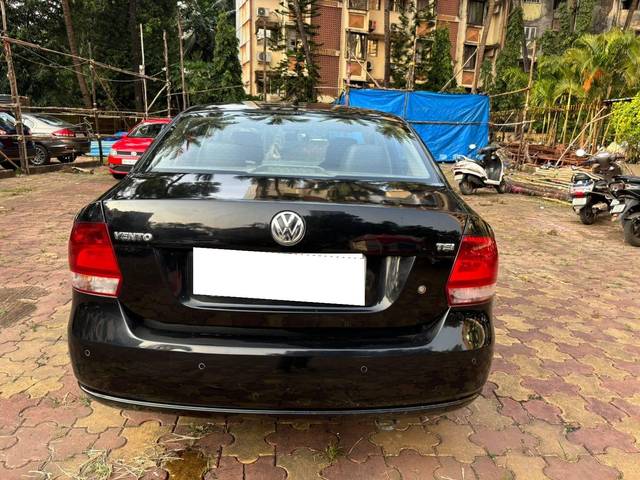 https://images10.gaadi.com/usedcar_image/4142868/original/processed_02b5ef0c9543cff7203ec332e63bacc0.jpg?imwidth=6402