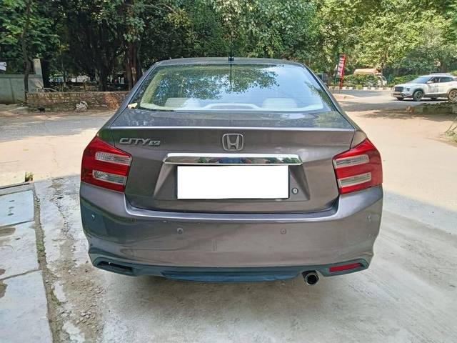 https://images10.gaadi.com/usedcar_image/4142936/original/processed_0b0d56fb2e7fbf8053372bc4868322a0.jpg?imwidth=6402