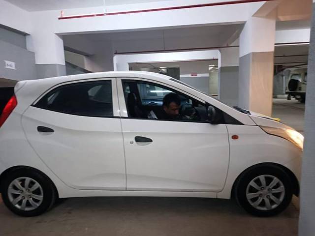 https://images10.gaadi.com/usedcar_image/4143039/original/processed_d70fcfb8-c157-476f-b01d-eb611275c18b.jpg?imwidth=6401