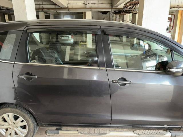 https://images10.gaadi.com/usedcar_image/4143072/original/processed_fadb091b-3cfc-4af6-8460-7dba36f10d40.jpg?imwidth=6402