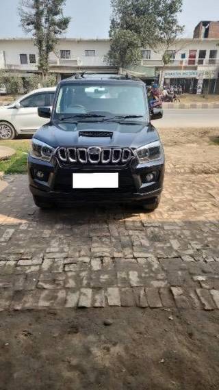 Mahindra Scorpio 2014-2022 Mahindra Scorpio S5 BSIV