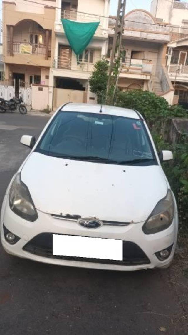 https://images10.gaadi.com/usedcar_image/4143335/original/processed_3cbf2105-c82e-4ee2-8c39-b27f9dfbb619.jpg?imwidth=6400