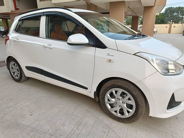 https://images10.gaadi.com/usedcar_image/4143536/original/processed_d335735a92cb6c3a14c064d7701631a2.jpg?imwidth=6400