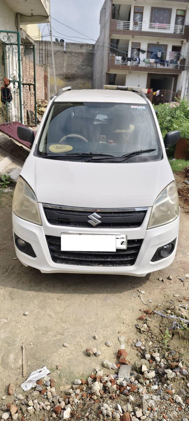 https://images10.gaadi.com/usedcar_image/4143593/original/processed_5d7beed2-b41c-4d23-a888-da0673bcf315.jpg?imwidth=6400