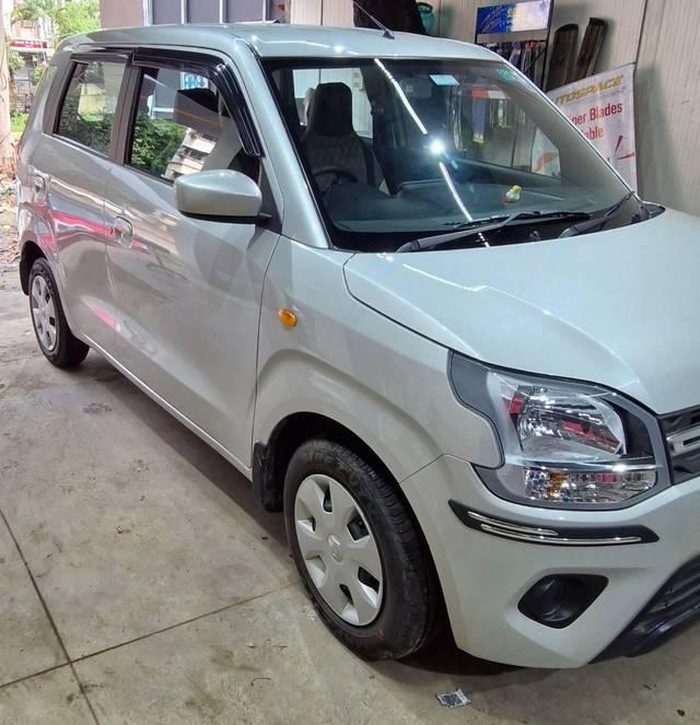 https://images10.gaadi.com/usedcar_image/4143691/original/processed_a53092ab8e443fb5d05162f97125e368.jpg?imwidth=6401