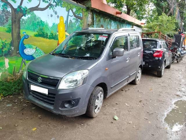 https://images10.gaadi.com/usedcar_image/4143737/original/processed_f3cc5675-7847-4be8-a033-5d7bbb490039.jpg?imwidth=6401