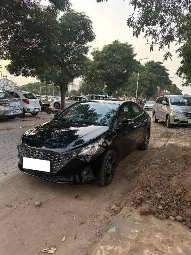 https://images10.gaadi.com/usedcar_image/4143781/original/processed_89ea6148-e99c-4aa9-b258-9200948870ad.jpeg?imwidth=6401