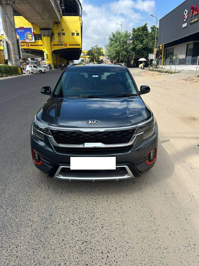 https://images10.gaadi.com/usedcar_image/4143870/original/processed_76e89c914d88dd6d2d1e58a2f85e4a5e.jpg?imwidth=6401