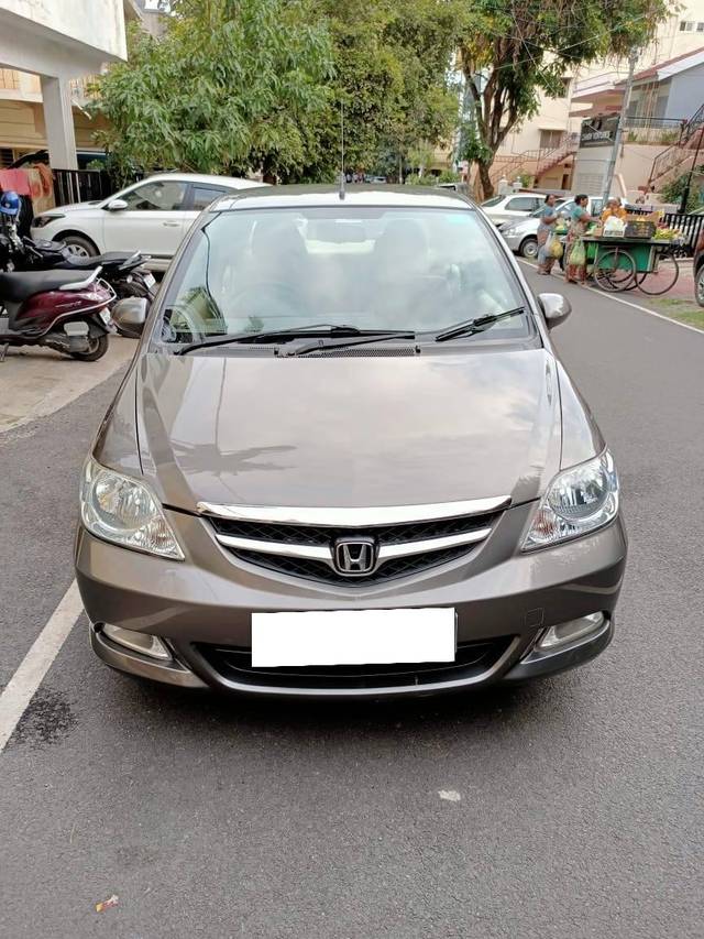 https://images10.gaadi.com/usedcar_image/4143886/original/processed_256df2afe9b9a213c7e7a6c3e173fc28.jpg?imwidth=6400