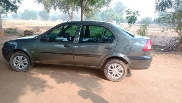 https://images10.gaadi.com/usedcar_image/4143902/original/processed_3a86b3a5-3b46-4c77-be7a-72079774ec51.jpg?imwidth=6400