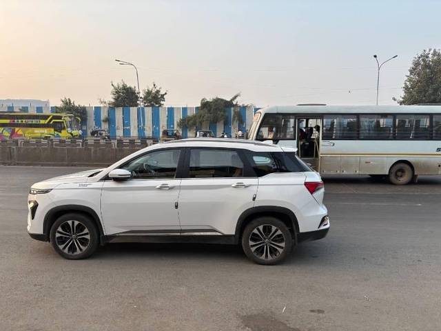 https://images10.gaadi.com/usedcar_image/4143907/original/processed_c5bc39dc-5d60-416d-84ac-1536ce221fa4.jpg?imwidth=6400