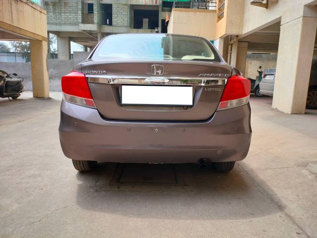 https://images10.gaadi.com/usedcar_image/4143963/original/processed_1ad198be8ef124bf6a1fb313d2c61a41.jpg?imwidth=6402