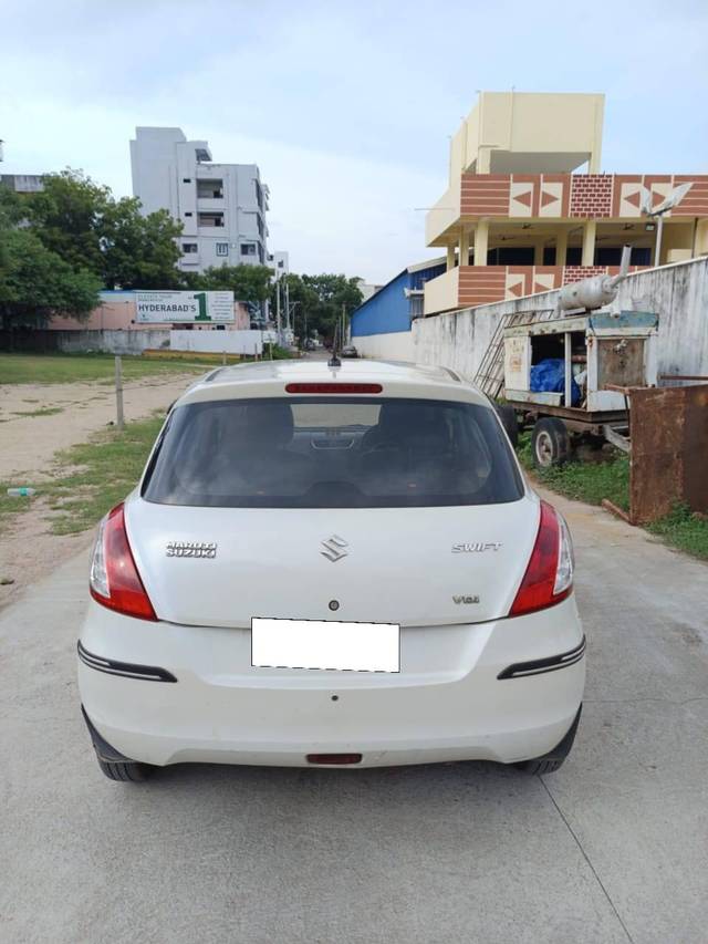 https://images10.gaadi.com/usedcar_image/4144248/original/processed_d3b27861add93b4465560b02943dbbfd.jpg?imwidth=6402