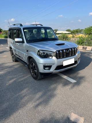 Mahindra Scorpio Mahindra Scorpio S 11