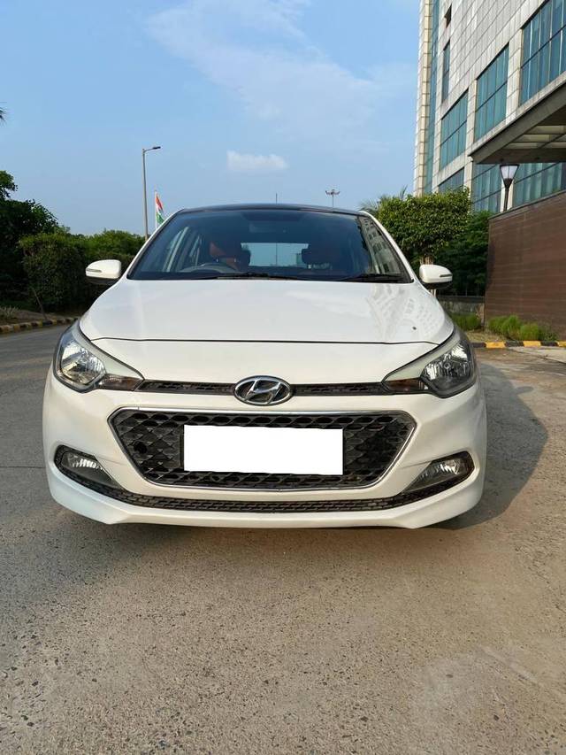 https://images10.gaadi.com/usedcar_image/4144399/original/processed_759a10d279850eb3c528e94935a30e45.jpg?imwidth=6400