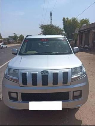 Mahindra TUV 300 2015-2019 Mahindra TUV 300 T6