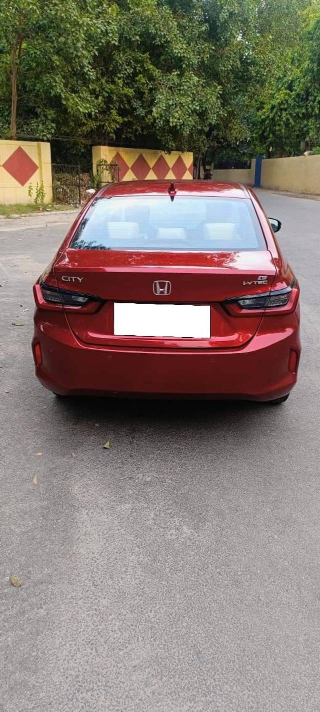 https://images10.gaadi.com/usedcar_image/4144482/original/processed_4977d366c8d4146177effd93bf0459f9.jpg?imwidth=6402