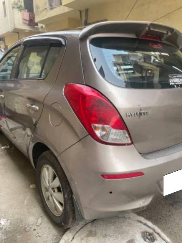 https://images10.gaadi.com/usedcar_image/4144557/original/processed_b5479503-bf8e-43ac-8a42-aaad548466a1.jpeg?imwidth=6401