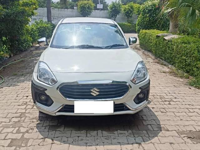 https://images10.gaadi.com/usedcar_image/4144582/original/processed_e96bfdf0-a43f-4373-b536-0513de627440.jpg?imwidth=6402