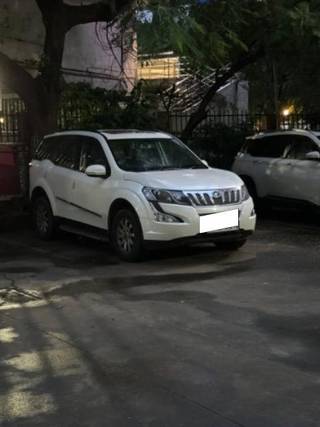 Mahindra XUV500 Mahindra XUV500 R W10 FWD