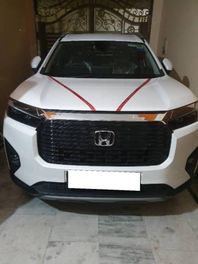 https://images10.gaadi.com/usedcar_image/4144764/original/processed_f24bdf56-8e80-4d60-a8fb-d5dea25215da.jpg?imwidth=6400