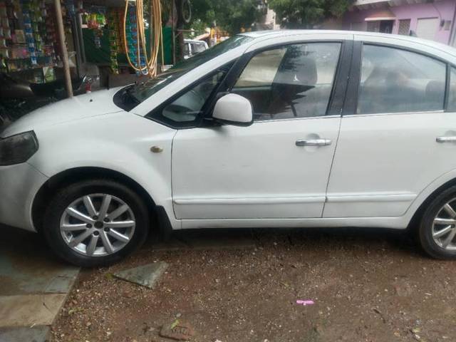 https://images10.gaadi.com/usedcar_image/4144786/original/processed_31b77bdf-7559-4286-ab6d-c7fcc1d6a96d.jpg?imwidth=6400