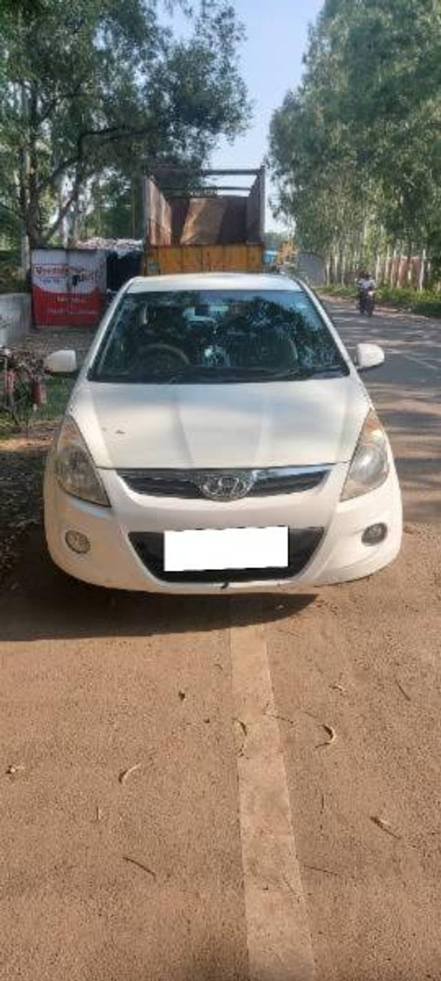 https://images10.gaadi.com/usedcar_image/4144831/original/processed_325d4f27-cd83-4778-9364-df902f7b32a9.jpeg?imwidth=6402