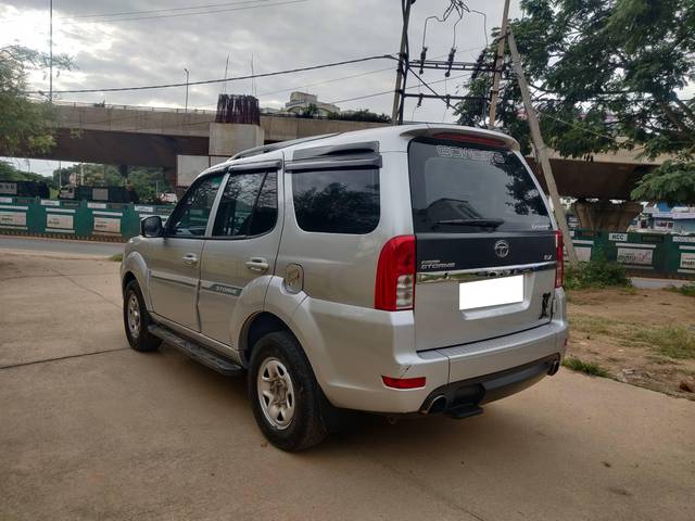 https://images10.gaadi.com/usedcar_image/4145001/original/processed_8a56ceb87be46fccc8742f88f0ab64cd.jpg?imwidth=6402