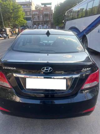 Hyundai Verna 2015-2016 Hyundai Verna 1.6 CRDi SX