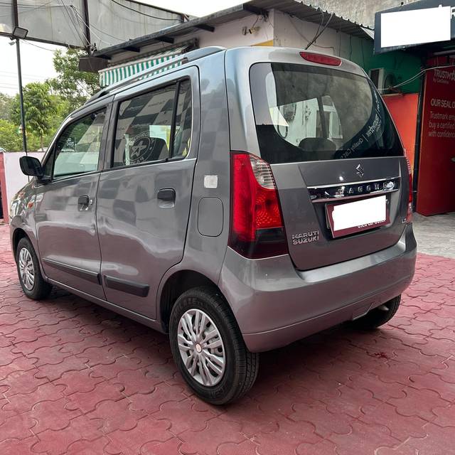 https://images10.gaadi.com/usedcar_image/4145079/original/processed_567cf421c9d948b91a2ac7814babb34f.jpeg?imwidth=6402