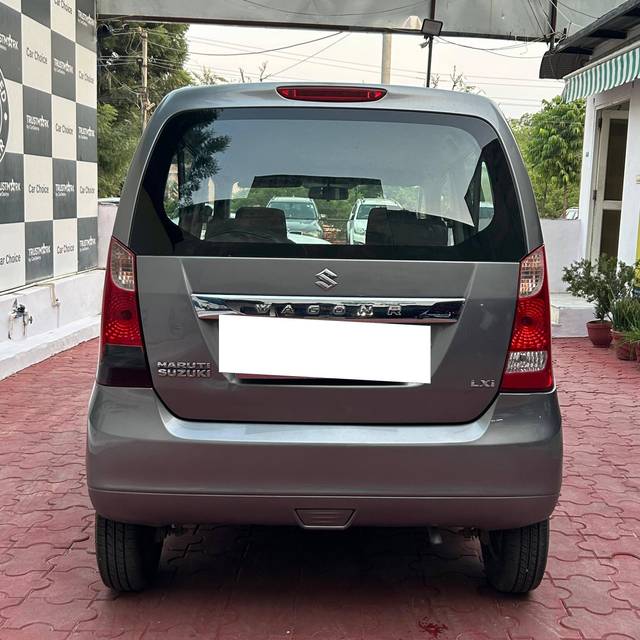 https://images10.gaadi.com/usedcar_image/4145079/original/processed_f8d1ef7c58ff82bde695da9be4ec9408.jpeg?imwidth=6401