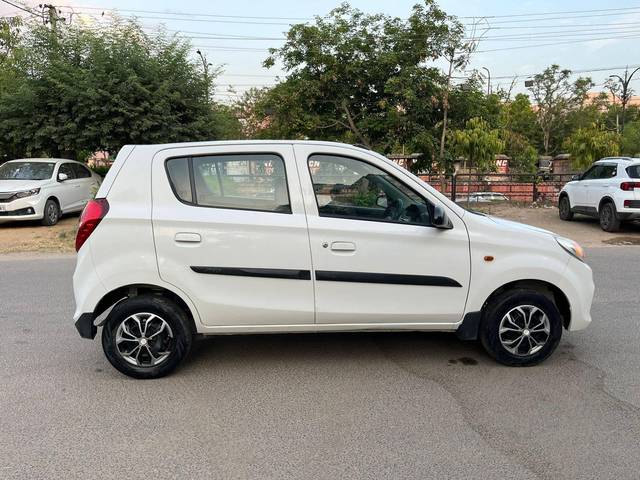 https://images10.gaadi.com/usedcar_image/4145081/original/processed_0618fdfd70c75953f6dbc7e1b5a874f4.jpg?imwidth=6401