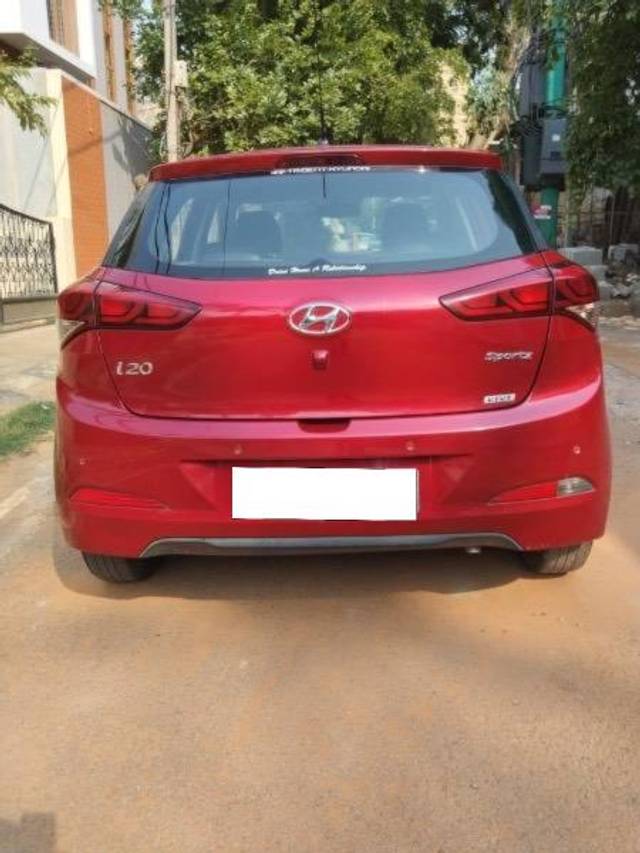 https://images10.gaadi.com/usedcar_image/4145102/original/processed_8fbf8acb-86b3-4aef-a564-afc52fddaea8.jpeg?imwidth=6402