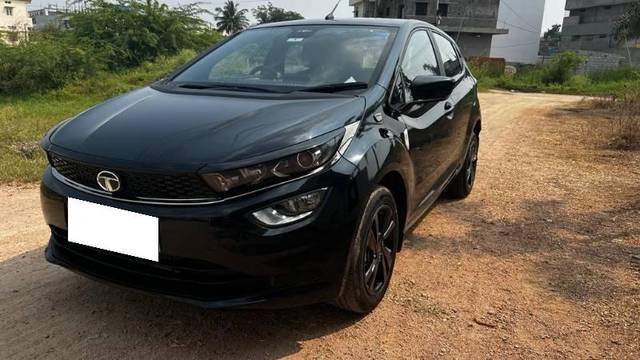 https://images10.gaadi.com/usedcar_image/4145226/original/processed_29d90c2e-9dda-4d19-b1e6-9d9917781569.jpg?imwidth=6400