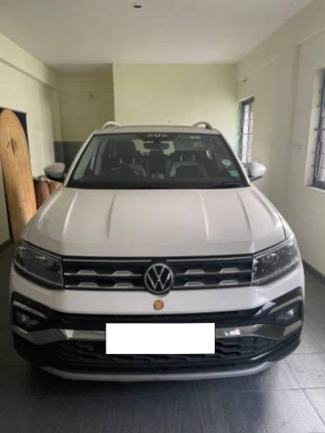 https://images10.gaadi.com/usedcar_image/4145259/original/processed_e3880d39-dc11-4f69-8bbe-b9d73a9312ad.jpg?imwidth=6400