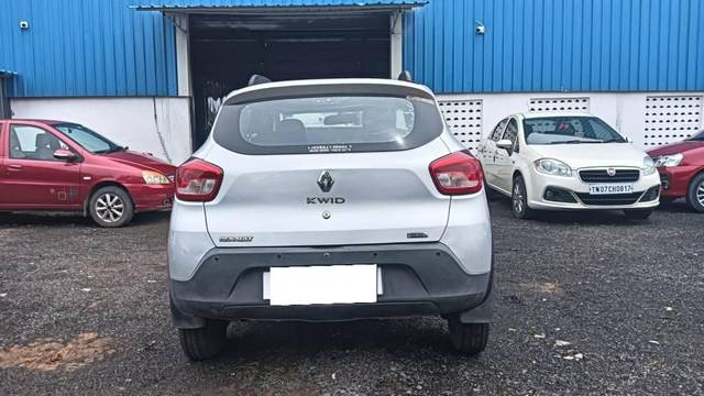 https://images10.gaadi.com/usedcar_image/4145289/original/processed_ceecf679d4e42fa80a1c812401e00e60.jpeg?imwidth=6402