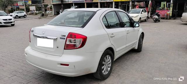 https://images10.gaadi.com/usedcar_image/4145297/original/processed_022f812a-869f-4389-99ef-2e8f6517e8f8.jpg?imwidth=6401