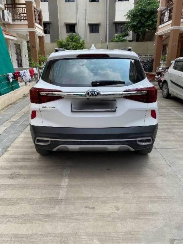 https://images10.gaadi.com/usedcar_image/4145444/original/processed_d2a15fe3-584d-4fc6-b8a7-f22765b76835.jpg?imwidth=6401