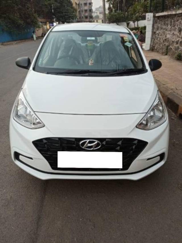 https://images10.gaadi.com/usedcar_image/4145566/original/processed_d2ad74c6-7b20-4a0f-a063-94545f2ebf18.jpg?imwidth=6400