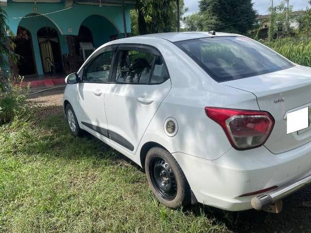 https://images10.gaadi.com/usedcar_image/4145632/original/processed_236cc9ec-3f22-4618-bc10-6002470078f9.jpg?imwidth=6402